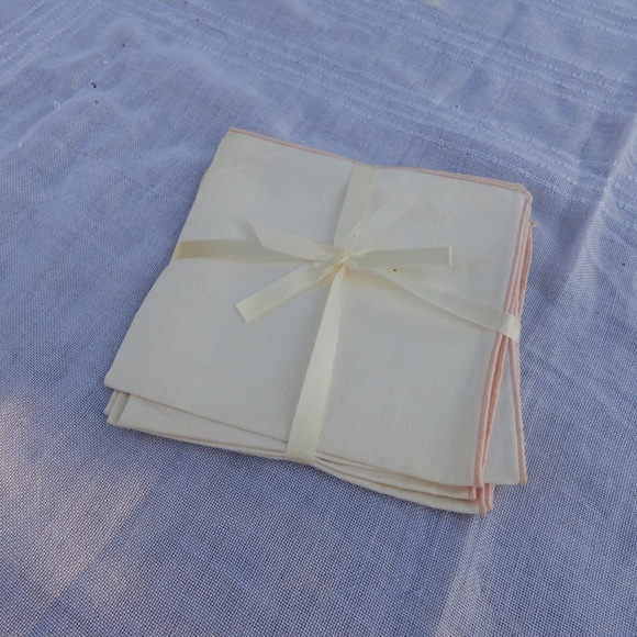 Vintage Tea Napkins Set of 4 - Picture 2 of 3